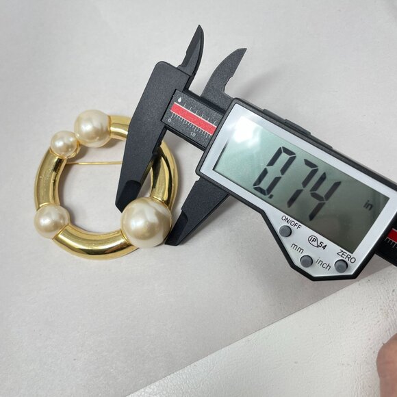 Andre Courreges Paris Gilt Metal and Faux Pearl Modernist Pin Brooch Marked - Picture 13 of 15